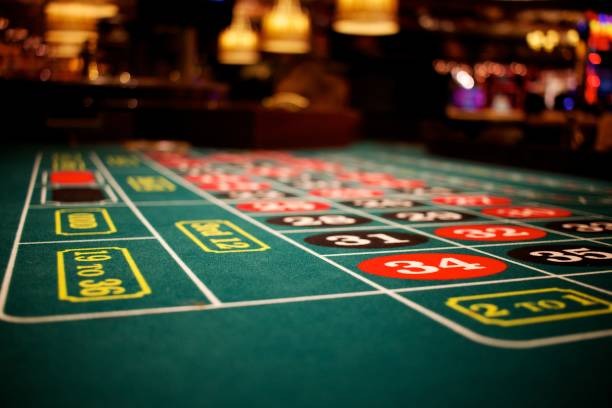 Live dealer table alongside Bigger Bass Bonanza on no sgp
