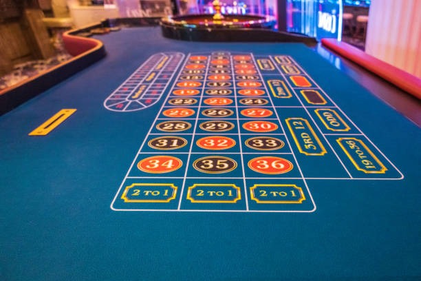 Three Card Poker hand progression and decision tree